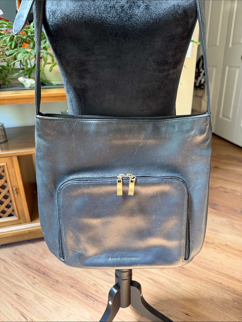 Stone Mountain Black Leather shoulder bag with goldtone hardware
